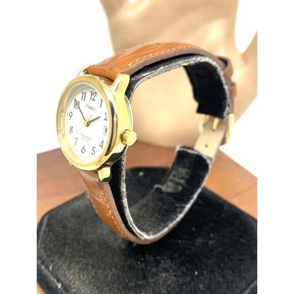 Timex Women's Watch T2J761 Indiglo Quartz Brown Leather Band Petite Date 25mm - Picture 2 of 14
